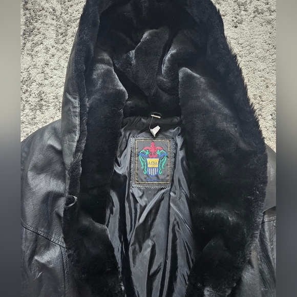 Vintage 💯% Leather Jacket - Picture 13 of 16